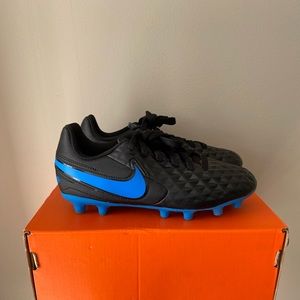 Kids' Nike Jr. Tiempo Legend 8 Club Soccer Cleats